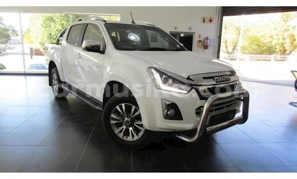 Tenga Tsaru Isuzu KB Chena Mota in Beitbridge in Matabeleland South Tenga Tsaru Isuzu KB Chena Mota in Beitbridge in Matabeleland South