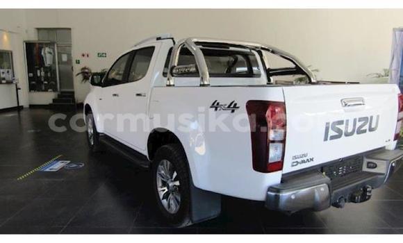 Tenga Tsaru Isuzu KB Chena Mota in Beitbridge in Matabeleland South Tenga Tsaru Isuzu KB Chena Mota in Beitbridge in Matabeleland South