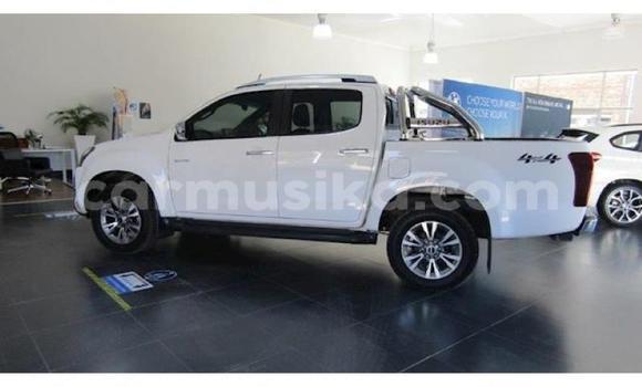 Tenga Tsaru Isuzu KB Chena Mota in Beitbridge in Matabeleland South Tenga Tsaru Isuzu KB Chena Mota in Beitbridge in Matabeleland South