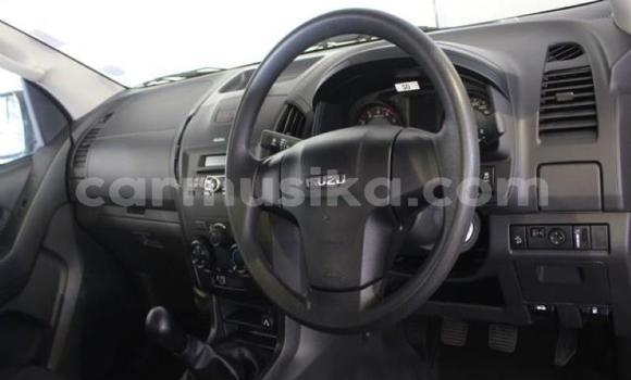 Tenga Tsaru Isuzu KB Chena Mota in Beitbridge in Matabeleland South Tenga Tsaru Isuzu KB Chena Mota in Beitbridge in Matabeleland South