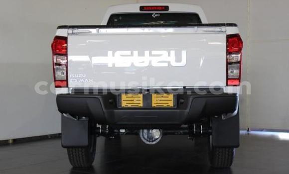 Tenga Tsaru Isuzu KB Chena Mota in Beitbridge in Matabeleland South Tenga Tsaru Isuzu KB Chena Mota in Beitbridge in Matabeleland South