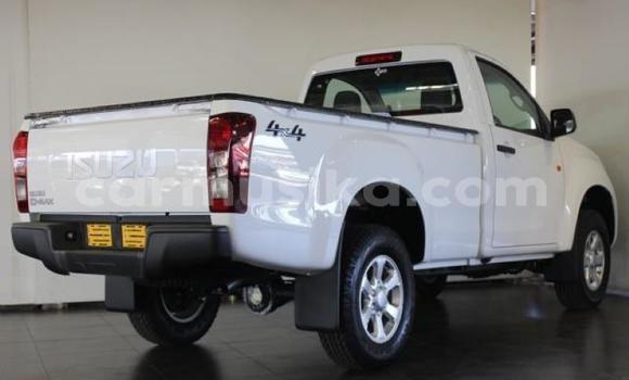 Tenga Tsaru Isuzu KB Chena Mota in Beitbridge in Matabeleland South Tenga Tsaru Isuzu KB Chena Mota in Beitbridge in Matabeleland South