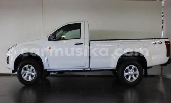 Tenga Tsaru Isuzu KB Chena Mota in Beitbridge in Matabeleland South Tenga Tsaru Isuzu KB Chena Mota in Beitbridge in Matabeleland South