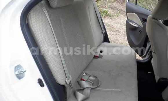 Acheter Occasion Voiture Toyota Belta Blanc à Beitbridge, Matabeleland South Acheter Occasion Voiture Toyota Belta Blanc à Beitbridge, Matabeleland South