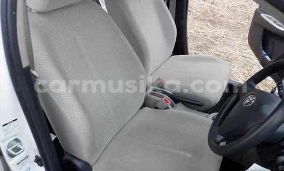 Acheter Occasion Voiture Toyota Belta Blanc à Beitbridge, Matabeleland South Acheter Occasion Voiture Toyota Belta Blanc à Beitbridge, Matabeleland South