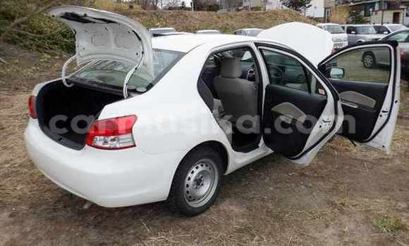 Acheter Occasion Voiture Toyota Belta Blanc à Beitbridge, Matabeleland South Acheter Occasion Voiture Toyota Belta Blanc à Beitbridge, Matabeleland South