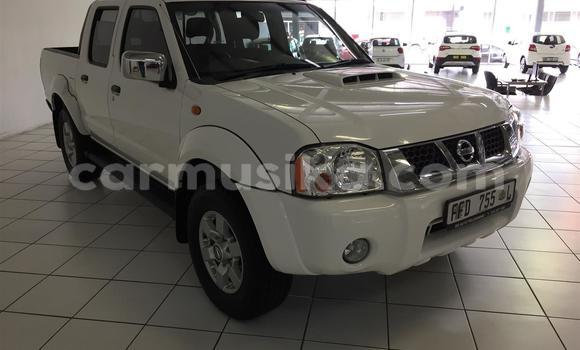 Buy Used Nissan NP 300 White Car in Beitbridge in Matabeleland South Buy Used Nissan NP 300 White Car in Beitbridge in Matabeleland South