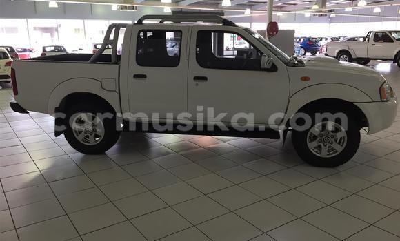 Buy Used Nissan NP 300 White Car in Beitbridge in Matabeleland South Buy Used Nissan NP 300 White Car in Beitbridge in Matabeleland South