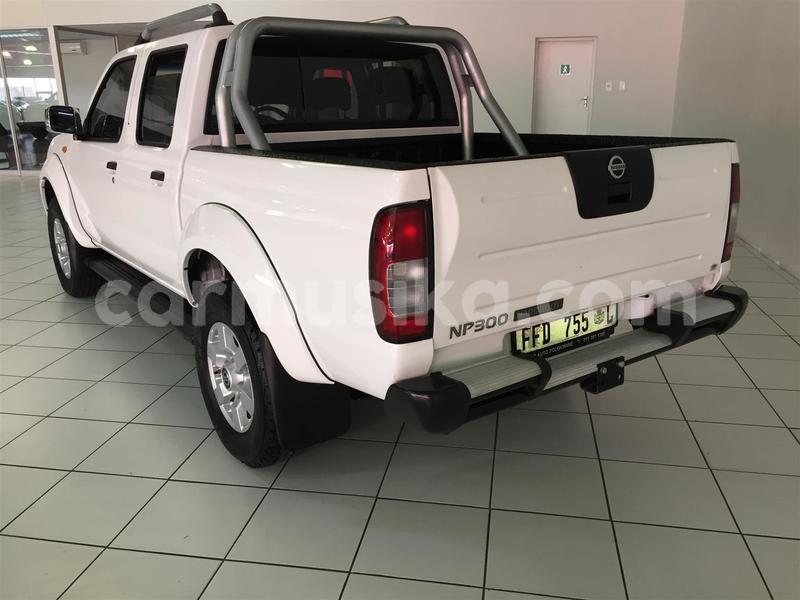 Big with watermark nissan np 300 matabeleland south beitbridge 26832