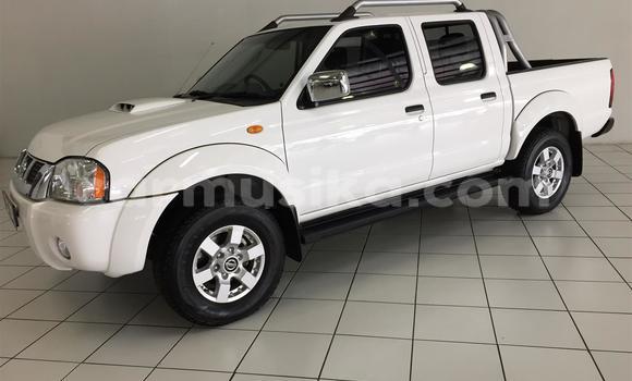 Buy Used Nissan NP 300 White Car in Beitbridge in Matabeleland South Buy Used Nissan NP 300 White Car in Beitbridge in Matabeleland South