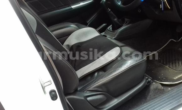 Acheter Occasion Voiture Toyota Hilux Blanc à Beitbridge, Matabeleland South Acheter Occasion Voiture Toyota Hilux Blanc à Beitbridge, Matabeleland South