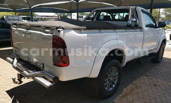 Tenga Tsaru Toyota Hilux Chena Mota in Beitbridge in Matabeleland South Tenga Tsaru Toyota Hilux Chena Mota in Beitbridge in Matabeleland South