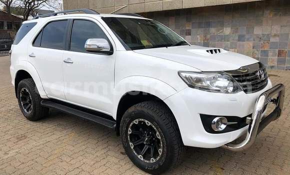 Nunua Ilio tumika Toyota Fortuner Nyeupe Gari ndani ya Beitbridge nchini Matabeleland Kusini Nunua Ilio tumika Toyota Fortuner Nyeupe Gari ndani ya Beitbridge nchini Matabeleland Kusini