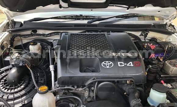 Acheter Occasion Voiture Toyota Fortuner Blanc à Beitbridge, Matabeleland South Acheter Occasion Voiture Toyota Fortuner Blanc à Beitbridge, Matabeleland South