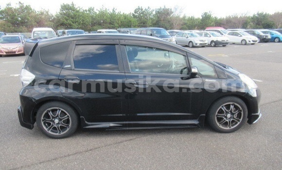 Buy Used Honda Fit Black Car in Beitbridge in Matabeleland South Buy Used Honda Fit Black Car in Beitbridge in Matabeleland South