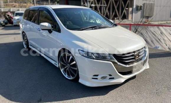 Nunua Ilio tumika Honda Odyssey Nyeupe Gari ndani ya Beitbridge nchini Matabeleland Kusini