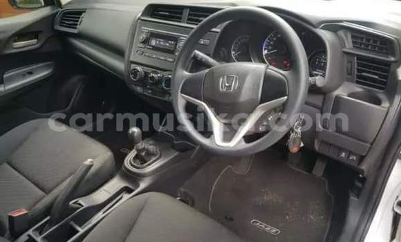 Tenga Tsaru Honda Jazz Chena Mota in Bulawayo in Bulawayo Tenga Tsaru Honda Jazz Chena Mota in Bulawayo in Bulawayo