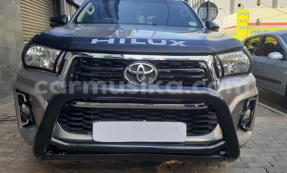 Buy Used Toyota Hilux Silver Car in Bulawayo in Bulawayo Buy Used Toyota Hilux Silver Car in Bulawayo in Bulawayo