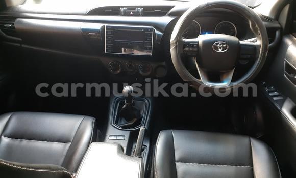 Buy Used Toyota Hilux Silver Car in Bulawayo in Bulawayo Buy Used Toyota Hilux Silver Car in Bulawayo in Bulawayo