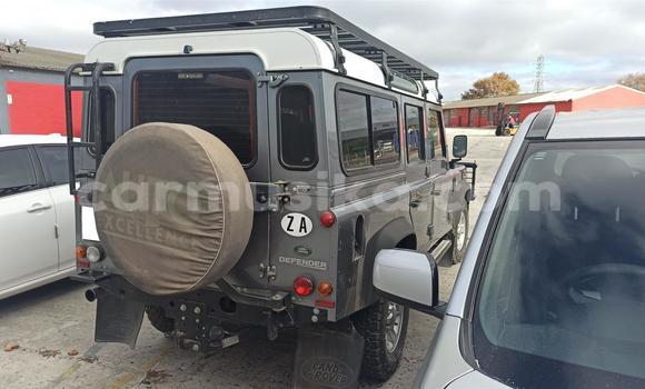 Nunua Ilio tumika Land Rover Defender Fedha Gari ndani ya Beitbridge nchini Matabeleland Kusini Nunua Ilio tumika Land Rover Defender Fedha Gari ndani ya Beitbridge nchini Matabeleland Kusini