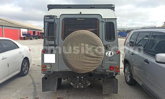 Nunua Ilio tumika Land Rover Defender Fedha Gari ndani ya Beitbridge nchini Matabeleland Kusini Nunua Ilio tumika Land Rover Defender Fedha Gari ndani ya Beitbridge nchini Matabeleland Kusini