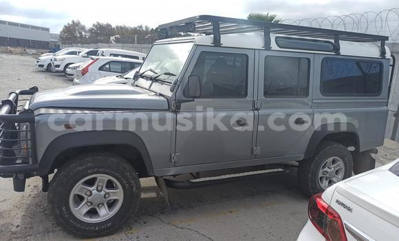 Nunua Ilio tumika Land Rover Defender Fedha Gari ndani ya Beitbridge nchini Matabeleland Kusini Nunua Ilio tumika Land Rover Defender Fedha Gari ndani ya Beitbridge nchini Matabeleland Kusini
