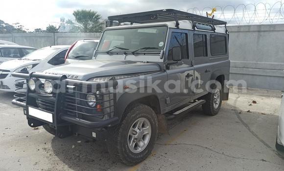 Nunua Ilio tumika Land Rover Defender Fedha Gari ndani ya Beitbridge nchini Matabeleland Kusini Nunua Ilio tumika Land Rover Defender Fedha Gari ndani ya Beitbridge nchini Matabeleland Kusini