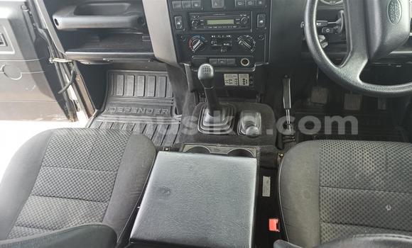 Nunua Ilio tumika Land Rover Defender Fedha Gari ndani ya Beitbridge nchini Matabeleland Kusini Nunua Ilio tumika Land Rover Defender Fedha Gari ndani ya Beitbridge nchini Matabeleland Kusini