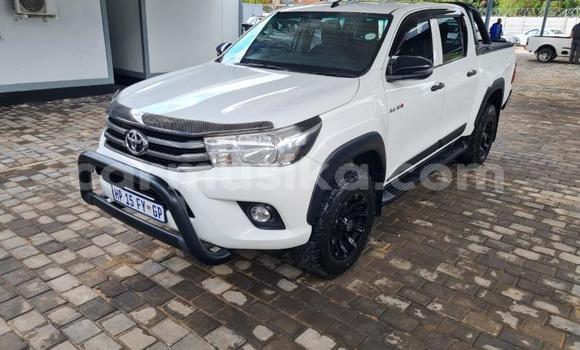 Tenga Tsaru Toyota Hilux Chena Mota in Beitbridge in Matabeleland South Tenga Tsaru Toyota Hilux Chena Mota in Beitbridge in Matabeleland South