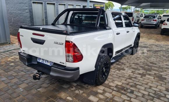 Tenga Tsaru Toyota Hilux Chena Mota in Beitbridge in Matabeleland South Tenga Tsaru Toyota Hilux Chena Mota in Beitbridge in Matabeleland South
