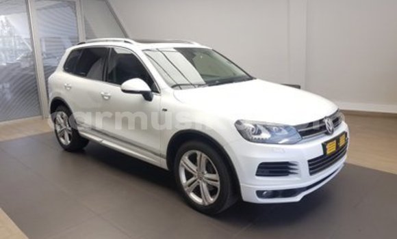 Acheter Occasion Voiture Volkswagen Touareg Blanc à Beitbridge, Matabeleland South Acheter Occasion Voiture Volkswagen Touareg Blanc à Beitbridge, Matabeleland South