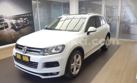 Acheter Occasion Voiture Volkswagen Touareg Blanc à Beitbridge, Matabeleland South Acheter Occasion Voiture Volkswagen Touareg Blanc à Beitbridge, Matabeleland South