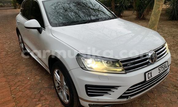 Acheter Occasion Voiture Volkswagen Touareg Blanc à Beitbridge, Matabeleland South Acheter Occasion Voiture Volkswagen Touareg Blanc à Beitbridge, Matabeleland South