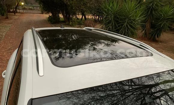 Acheter Occasion Voiture Volkswagen Touareg Blanc à Beitbridge, Matabeleland South Acheter Occasion Voiture Volkswagen Touareg Blanc à Beitbridge, Matabeleland South