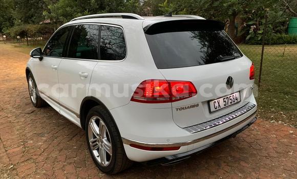 Acheter Occasion Voiture Volkswagen Touareg Blanc à Beitbridge, Matabeleland South Acheter Occasion Voiture Volkswagen Touareg Blanc à Beitbridge, Matabeleland South