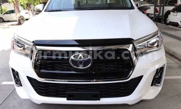 Buy Used Toyota Hilux White Car in Beitbridge in Matabeleland South Buy Used Toyota Hilux White Car in Beitbridge in Matabeleland South