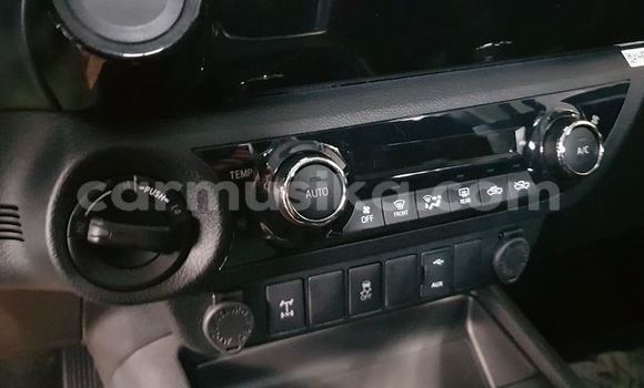 Buy Used Toyota Hilux White Car in Beitbridge in Matabeleland South Buy Used Toyota Hilux White Car in Beitbridge in Matabeleland South