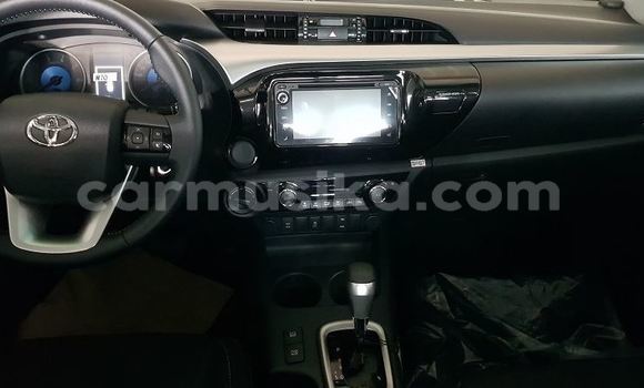 Buy Used Toyota Hilux White Car in Beitbridge in Matabeleland South Buy Used Toyota Hilux White Car in Beitbridge in Matabeleland South