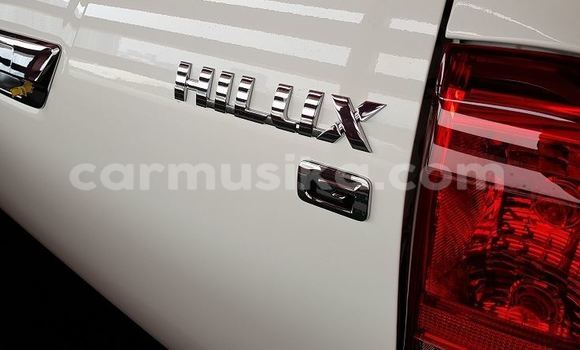 Buy Used Toyota Hilux White Car in Beitbridge in Matabeleland South Buy Used Toyota Hilux White Car in Beitbridge in Matabeleland South