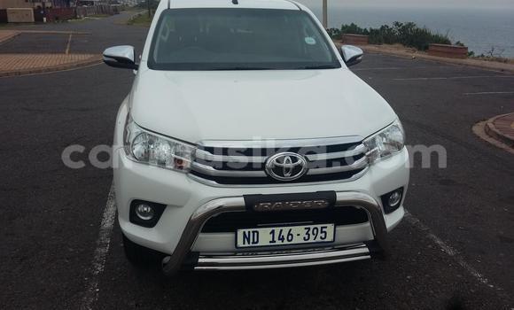 Buy Used Toyota Hilux White Car in Beitbridge in Matabeleland South Buy Used Toyota Hilux White Car in Beitbridge in Matabeleland South