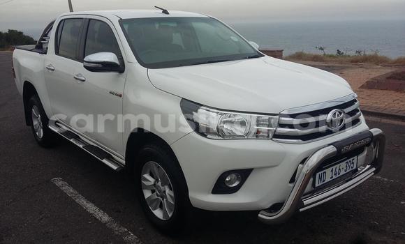 Buy Used Toyota Hilux White Car in Beitbridge in Matabeleland South Buy Used Toyota Hilux White Car in Beitbridge in Matabeleland South