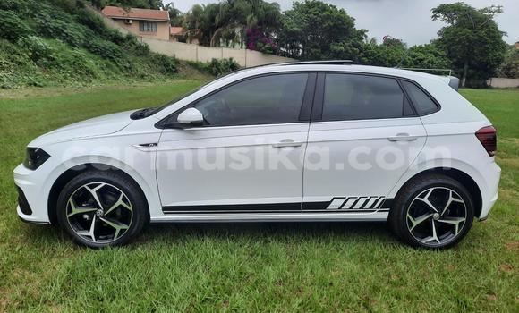Acheter Occasion Voiture Volkswagen Polo Blanc à Beitbridge, Matabeleland South Acheter Occasion Voiture Volkswagen Polo Blanc à Beitbridge, Matabeleland South