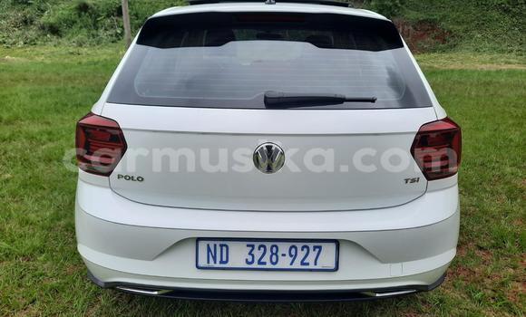 Acheter Occasion Voiture Volkswagen Polo Blanc à Beitbridge, Matabeleland South Acheter Occasion Voiture Volkswagen Polo Blanc à Beitbridge, Matabeleland South