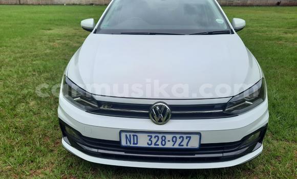 Acheter Occasion Voiture Volkswagen Polo Blanc à Beitbridge, Matabeleland South Acheter Occasion Voiture Volkswagen Polo Blanc à Beitbridge, Matabeleland South