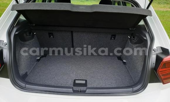 Acheter Occasion Voiture Volkswagen Polo Blanc à Beitbridge, Matabeleland South Acheter Occasion Voiture Volkswagen Polo Blanc à Beitbridge, Matabeleland South