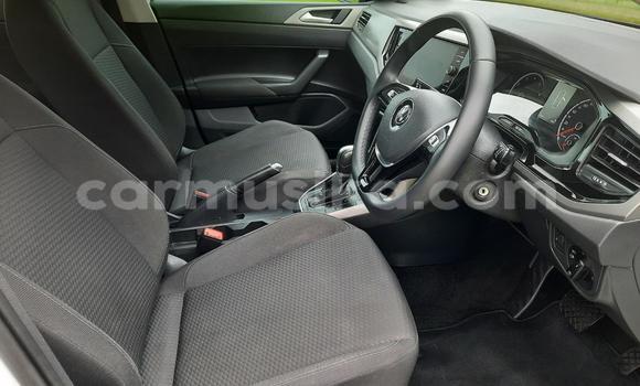 Acheter Occasion Voiture Volkswagen Polo Blanc à Beitbridge, Matabeleland South Acheter Occasion Voiture Volkswagen Polo Blanc à Beitbridge, Matabeleland South