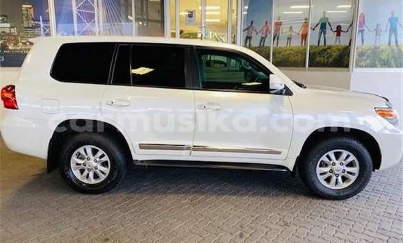 Acheter Occasion Voiture Toyota Land Cruiser Prado Blanc à Beitbridge, Matabeleland South Acheter Occasion Voiture Toyota Land Cruiser Prado Blanc à Beitbridge, Matabeleland South