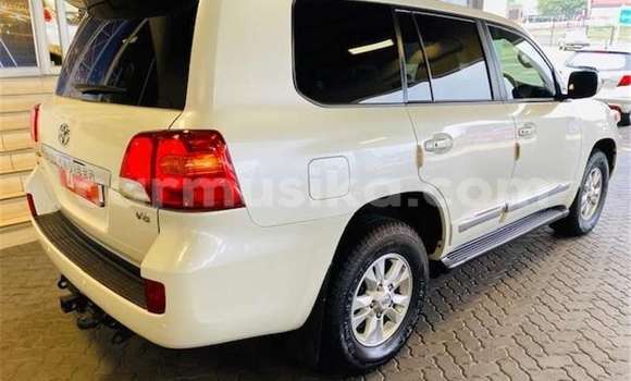 Acheter Occasion Voiture Toyota Land Cruiser Prado Blanc à Beitbridge, Matabeleland South Acheter Occasion Voiture Toyota Land Cruiser Prado Blanc à Beitbridge, Matabeleland South