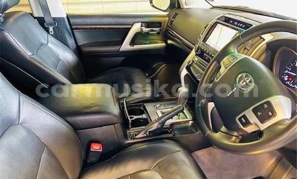Acheter Occasion Voiture Toyota Land Cruiser Prado Blanc à Beitbridge, Matabeleland South Acheter Occasion Voiture Toyota Land Cruiser Prado Blanc à Beitbridge, Matabeleland South
