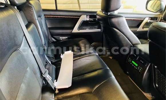 Acheter Occasion Voiture Toyota Land Cruiser Prado Blanc à Beitbridge, Matabeleland South Acheter Occasion Voiture Toyota Land Cruiser Prado Blanc à Beitbridge, Matabeleland South